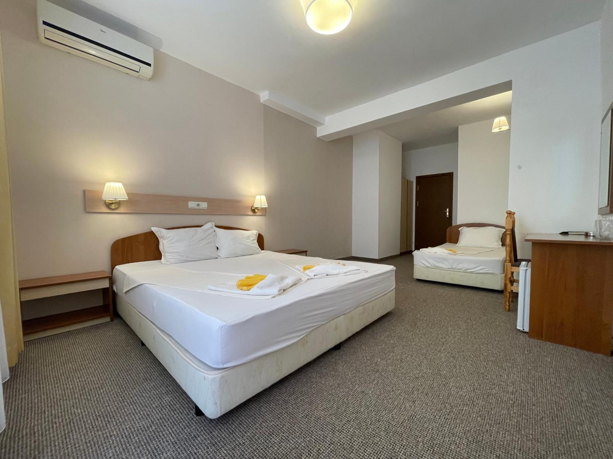 Alatoni Beach Hotel โซโซโปล ภายนอก รูปภาพ