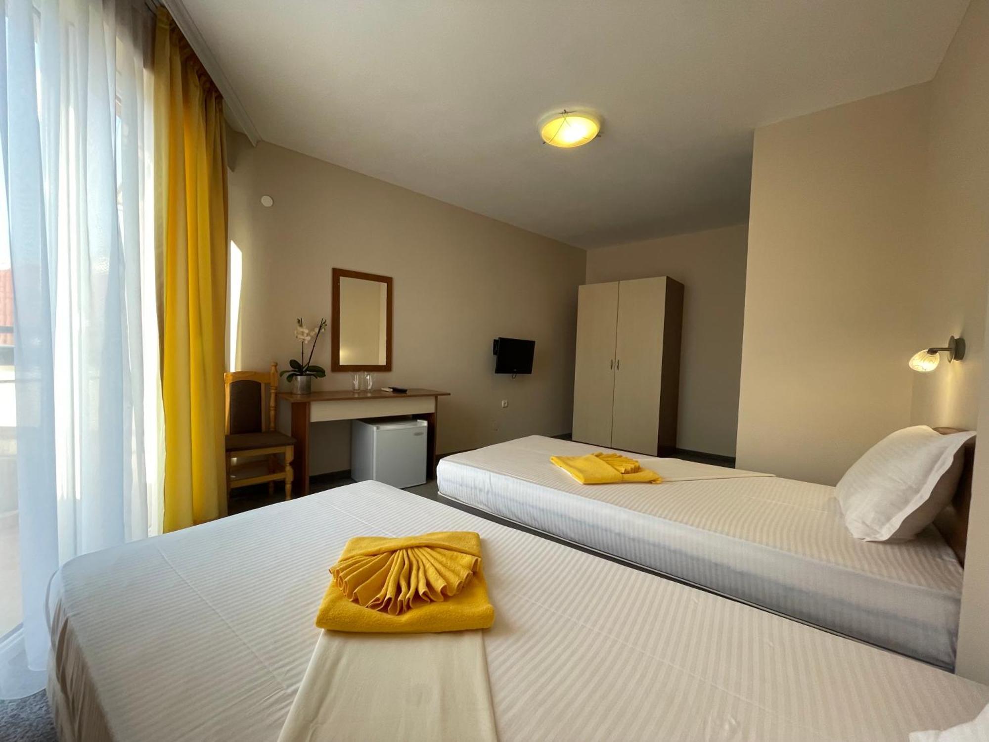 Alatoni Beach Hotel โซโซโปล ภายนอก รูปภาพ