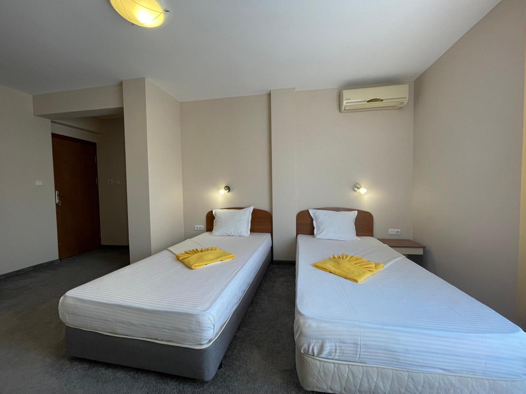 Alatoni Beach Hotel โซโซโปล ภายนอก รูปภาพ