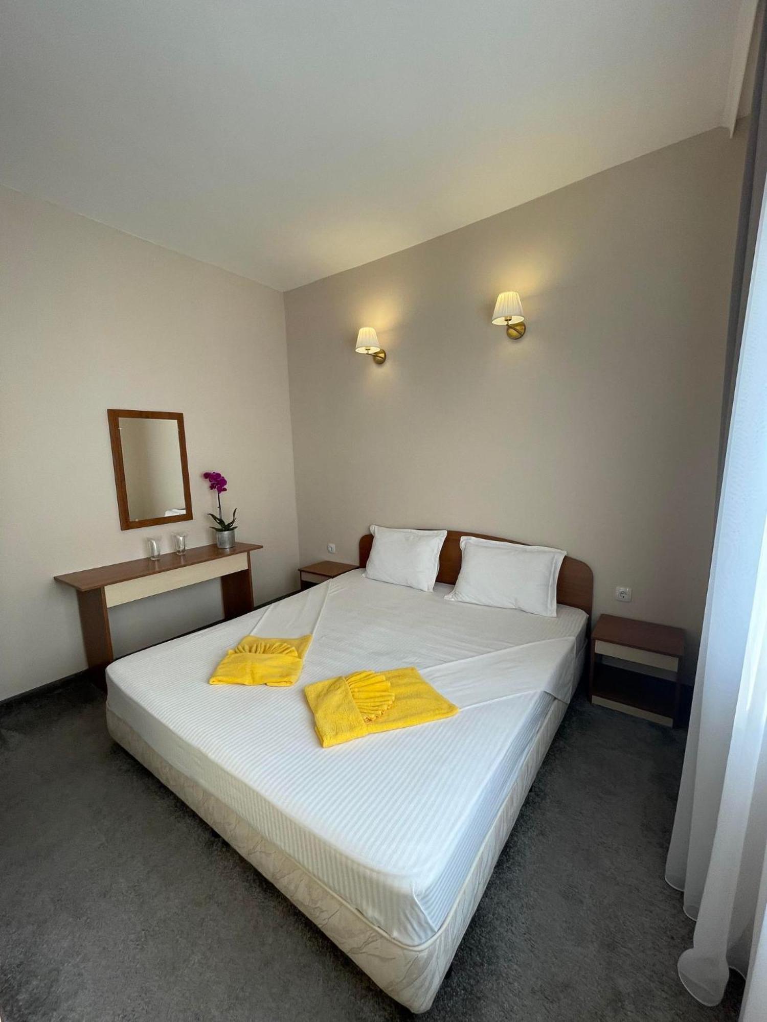 Alatoni Beach Hotel โซโซโปล ภายนอก รูปภาพ
