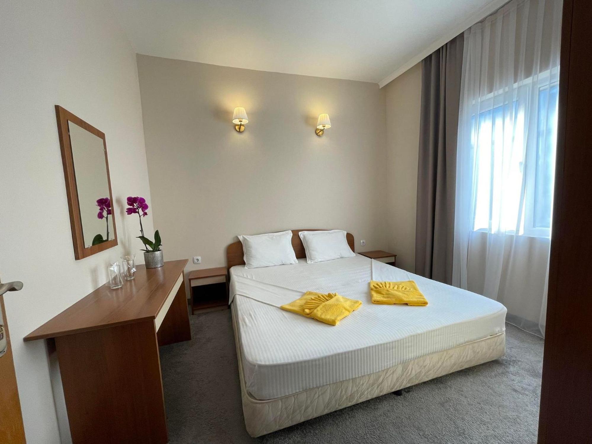 Alatoni Beach Hotel โซโซโปล ภายนอก รูปภาพ